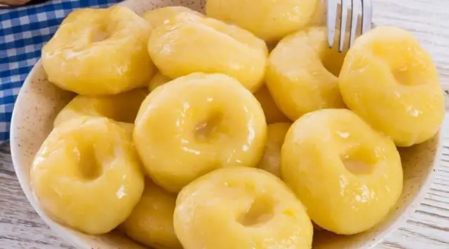 Jak zrobić, żeby kluski śląskie się nie kleiły po ugotowaniu? Sprawdzone sposoby