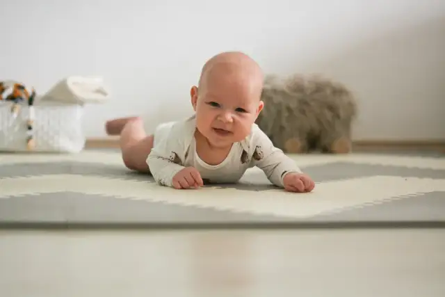 Jak uszyć matę dla dziecka, aby wspierała jego rozwój i zabawę