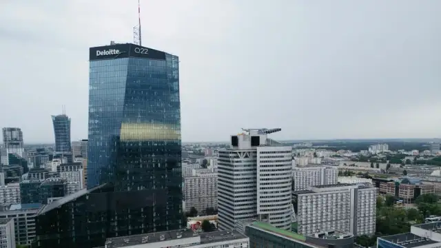 Najwyższy budynek w Warszawie: ile ma pięter i jego znaczenie