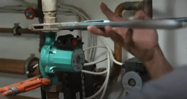 Prawidłowy montaż pompy CO: Poradnik eksperta. Uniknij błędów!