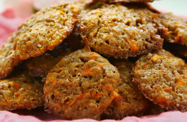 Ciastka marchewkowe bez cukru dla dzieci: Pyszne i proste!