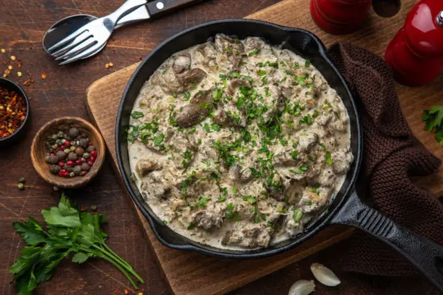 Ile kcal ma wątróbka drobiowa smażona? Zaskakujące wartości odżywcze