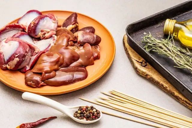 Ile gotować żołądki drobiowe dla psa? Czas i bezpieczeństwo