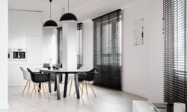 Czym można zasłonić okna familiada? Odkryj najlepsze sposoby na prywatność