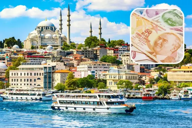 Widok na Stambuł z łodziami na wodzie i banknotami liry tureckiej. Czy w Turcji można płacić euro? Lepiej mieć liry.