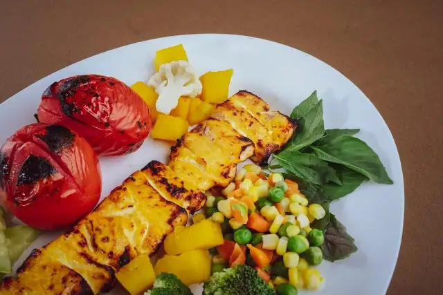 Co na obiad latem? Szybkie i lekkie przepisy na upalne dni