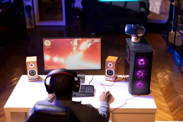 Komputer działa, monitor miga? Czarny ekran - diagnoza i naprawa