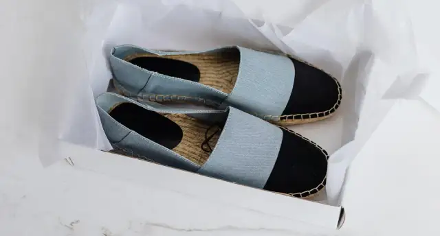 Jak wysłać buty bez obaw o uszkodzenia i wysokie koszty?