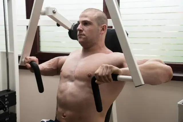 Jakie ćwiczenia na klatkę piersiową skutecznie zwiększą masę mięśniową