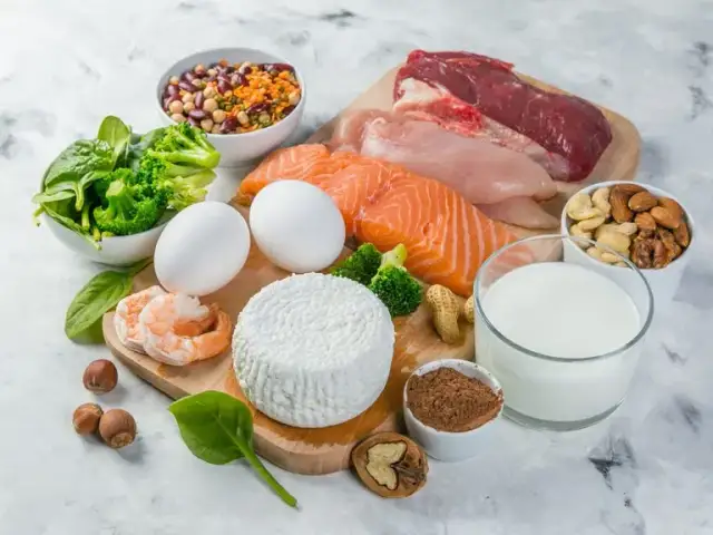 Ile białka na redukcji, aby nie stracić masy mięśniowej?