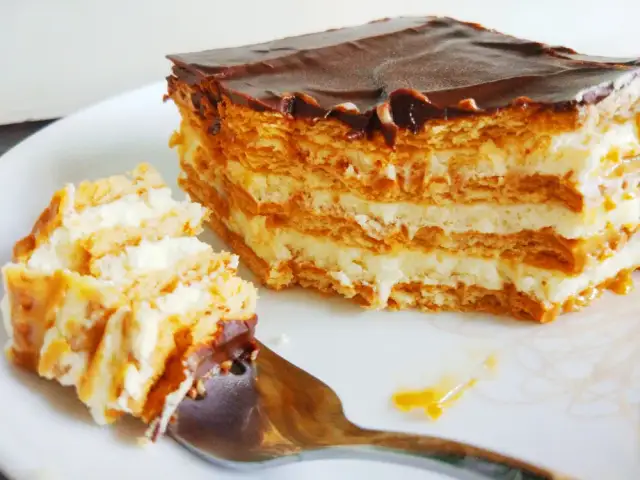 Prosty przepis na ciasto 3 Bit na herbatnikach, które zachwyca smakiem