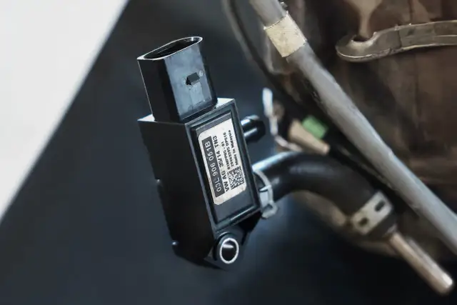 Uszkodzony czujnik DPF: objawy, diagnoza i jak uratować DPF?