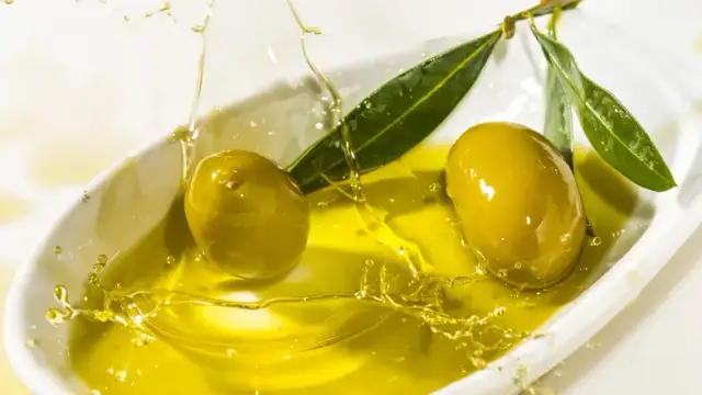 Czy oliwa z oliwek się psuje? Oznaki zepsucia i jak przechowywać