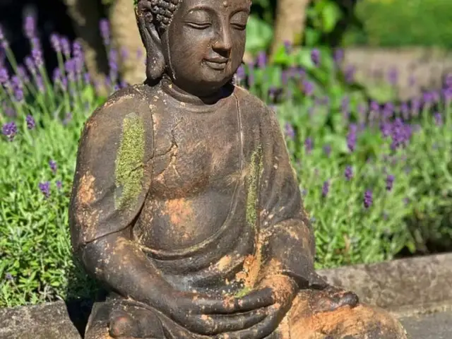 Gartenskulptur finden: Materialien, Stil & Platzierung | Ratgeber