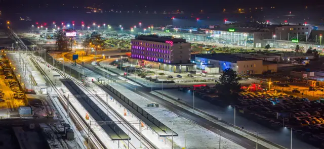 Najlepsze sposoby dojazdu z Katowic na lotnisko Pyrzowice - uniknij problemów z transportem