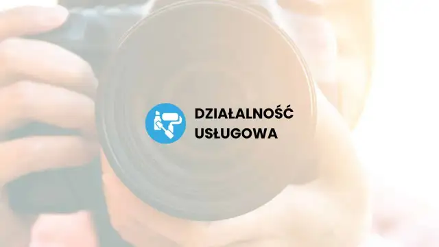 Chcesz wiedzieć, jak zarobić na fotografii? Ikona "Działalność usługowa" na tle aparatu sugeruje, że kluczem jest oferowanie usług.