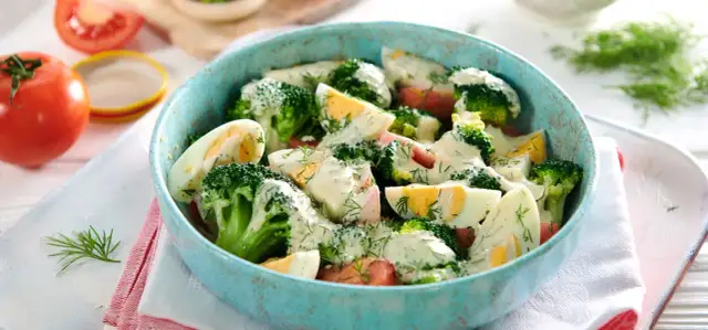 Co do sałatki warzywnej? Klasyka i 10+ pomysłów na nową odsłonę!