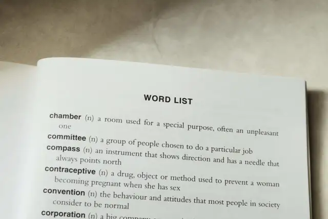 Recenzja książki po angielsku: Prościej niż myślisz! Krok po kroku