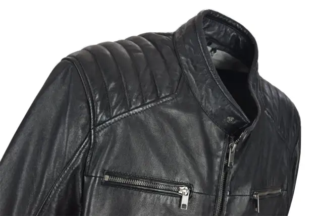 Czarna, pikowana kurtka skórzana z zamkami. Zastanawiasz się, po ile kurtki skórzane w Turcji?