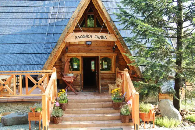 Bacówka na Jamnej: Jak zaplanować idealną wizytę? Pełny przewodnik