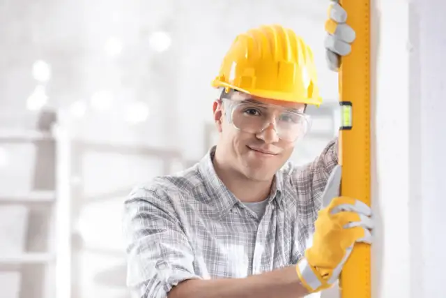 Jak prawidłowo używać poziomicy wodnej do precyzyjnych pomiarów