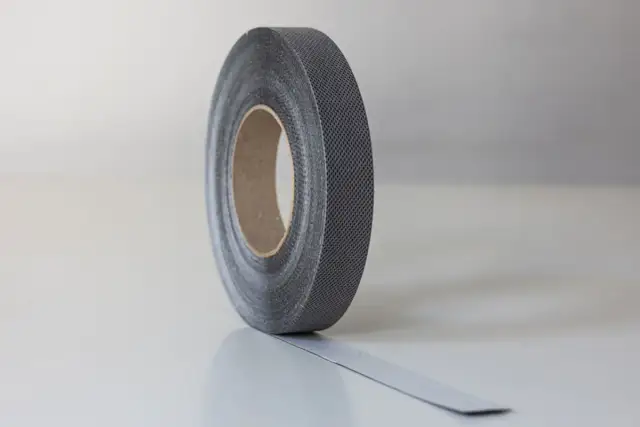 Skuteczne sposoby na uszczelnienie poliwęglanu – uniknij problemów z wilgocią