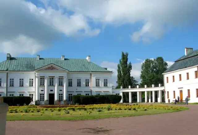 Zwiedzanie Pałacu w Kocku: historia, zabytki i architektura