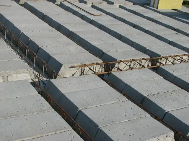 Jaki beton na strop? Wybierz mądrze i buduj bezpiecznie!