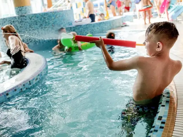 Termy Bukovina: Jaki strój kąpielowy i akcesoria? Spakuj się mądrze!