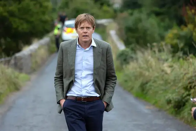 Poznaj wszystkie odcinki serialu Śmierć z dala od palm - aktualna lista emisji