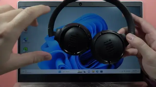 JBL Tune 500BT: Parowanie z telefonem, laptopem, TV. Rozwiąż problemy!