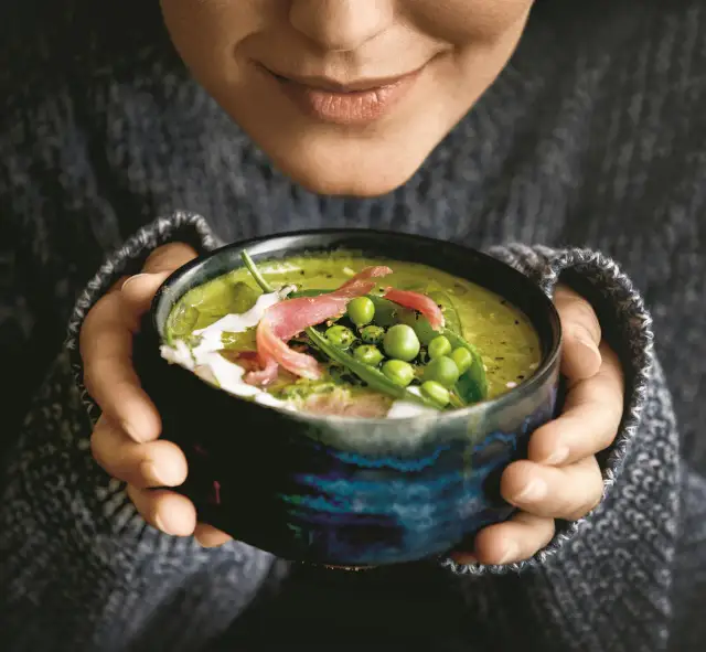 Jak jeść zupę - unikaj najczęstszych błędów i jedz jak profesjonalista