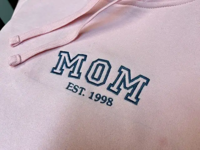 Jak prać bluzy bawełniane, by uniknąć ich zniszczenia i blaknięcia