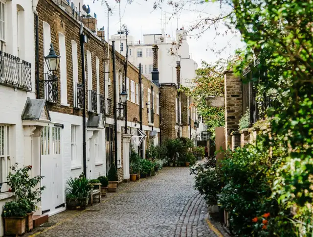 Ile kosztuje nocleg w Londynie? Ceny i triki, by zaoszczędzić.