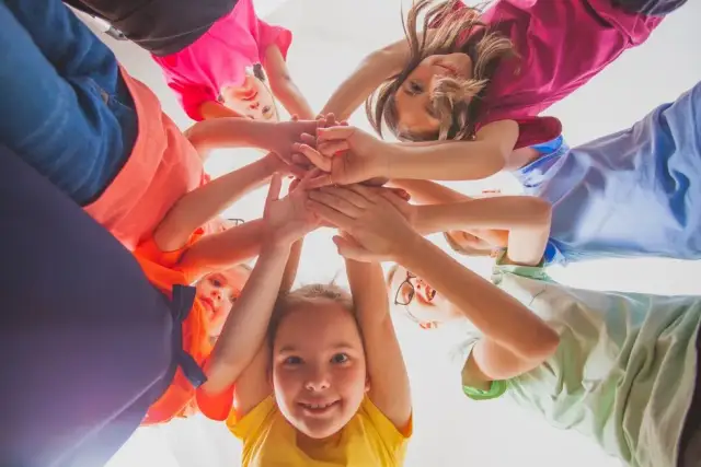 Zabawy integracyjne dla dzieci w przedszkolu - pomysły na radosne chwile