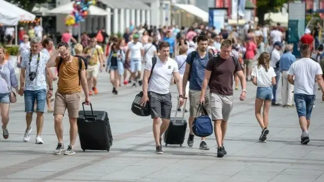Jak dojechać do Mielna pociągiem - uniknij korków i oszczędź czas