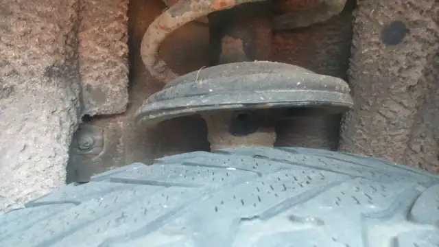 Filtr paliwa Avensis T25 (benzyna): Ukryty w zbiorniku? Poradnik!