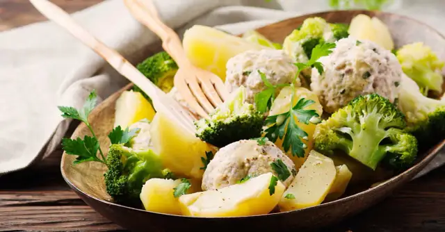 Co gotujemy na parze? Odkryj zdrowe i smaczne przepisy na potrawy