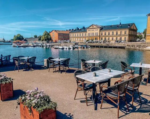 Karlskrona: Gdzie zjeść? Od fiki po kroppkakor przewodnik smakosza