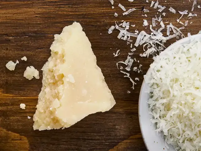 Gdzie kupić parmezan w proszku? Sprawdź najlepsze oferty online