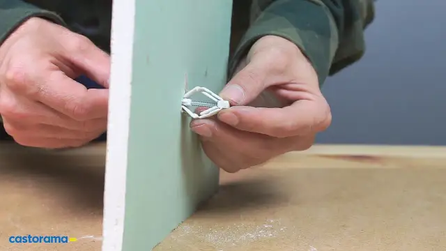 Jak zamocować kołek w karton-gipsie? Poradnik Krystiana A.