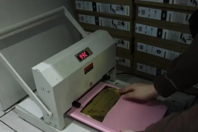 Druk pracy dyplomowej: ile czasu zajmuje? Sprawdź teraz!