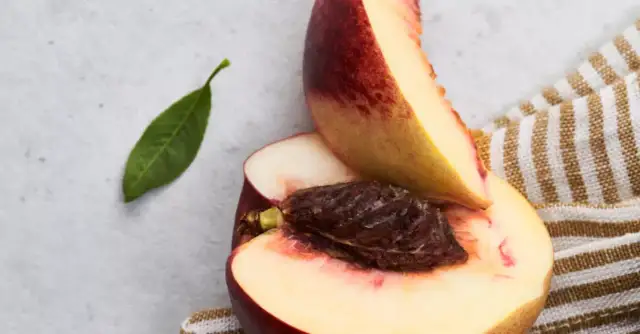 Kiedy jest sezon na nektarynki? Sprawdź, kiedy najlepiej je kupić