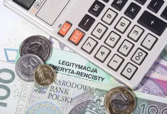 Jak ustala się termin wypłaty emerytury i co warto wiedzieć?