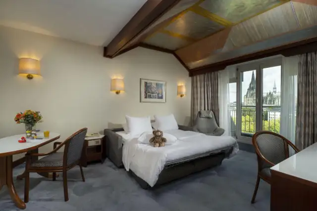 Maritim Hotel Köln: Zimmer, Lage, Ausstattung Lohnt es sich?