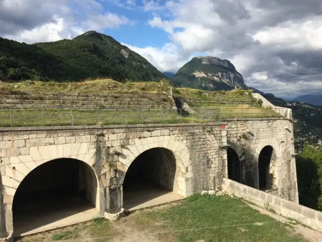 Najlepsze atrakcje w Grenoble, które musisz zobaczyć i przeżyć