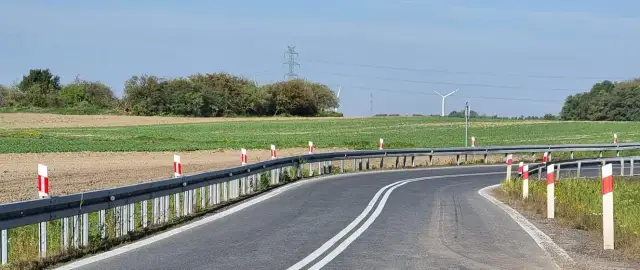 Co ile są słupki na autostradzie? Odkryj ważne szczegóły i odstępy