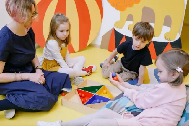 Kiedy dziecko do żłobka? Od wieku do gotowości - poradnik