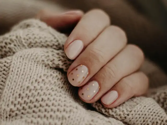 Kurze Naturnägel: Dein Guide für Pflege, Formen & Trends 2026