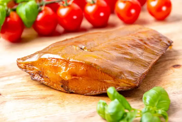 Gdzie kupić ryby wędzone w Kołobrzegu? Sprawdź najlepsze miejsca